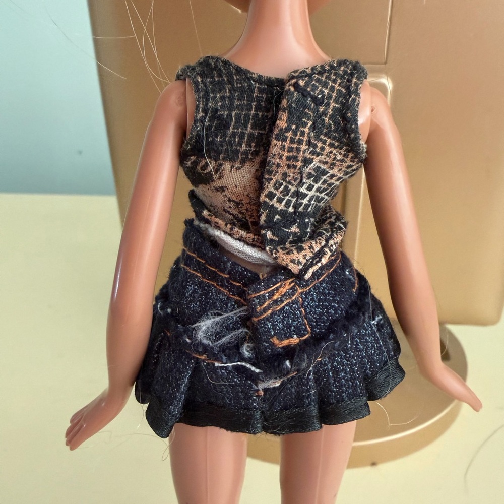 Bratz 2005 wild Wild West country Doll with Black Tan Outfit and cowboy boots - Picture 6 of 7